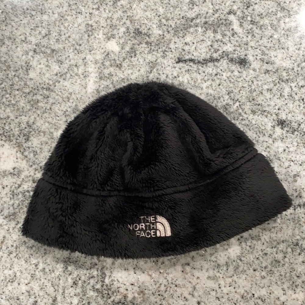 North Face black hat beanie youth Size Medium🖤🖤